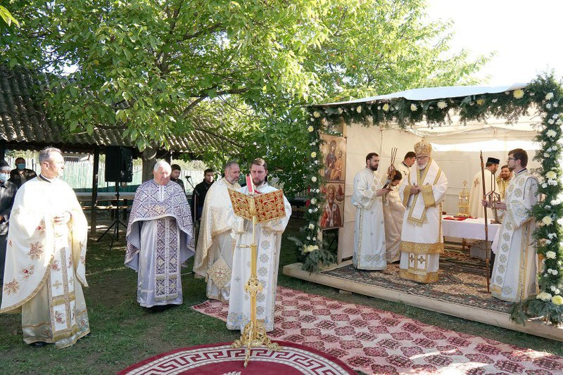 Sfințirea bisericii restaurate din parohia argeșeană Moșoaia 155175