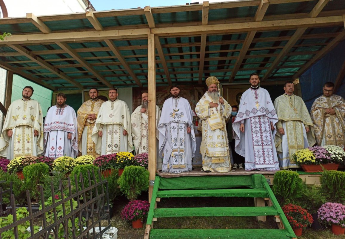 Binecuvântare arhierească pentru credincioşii din localitatea vasluiană Crâng 155359