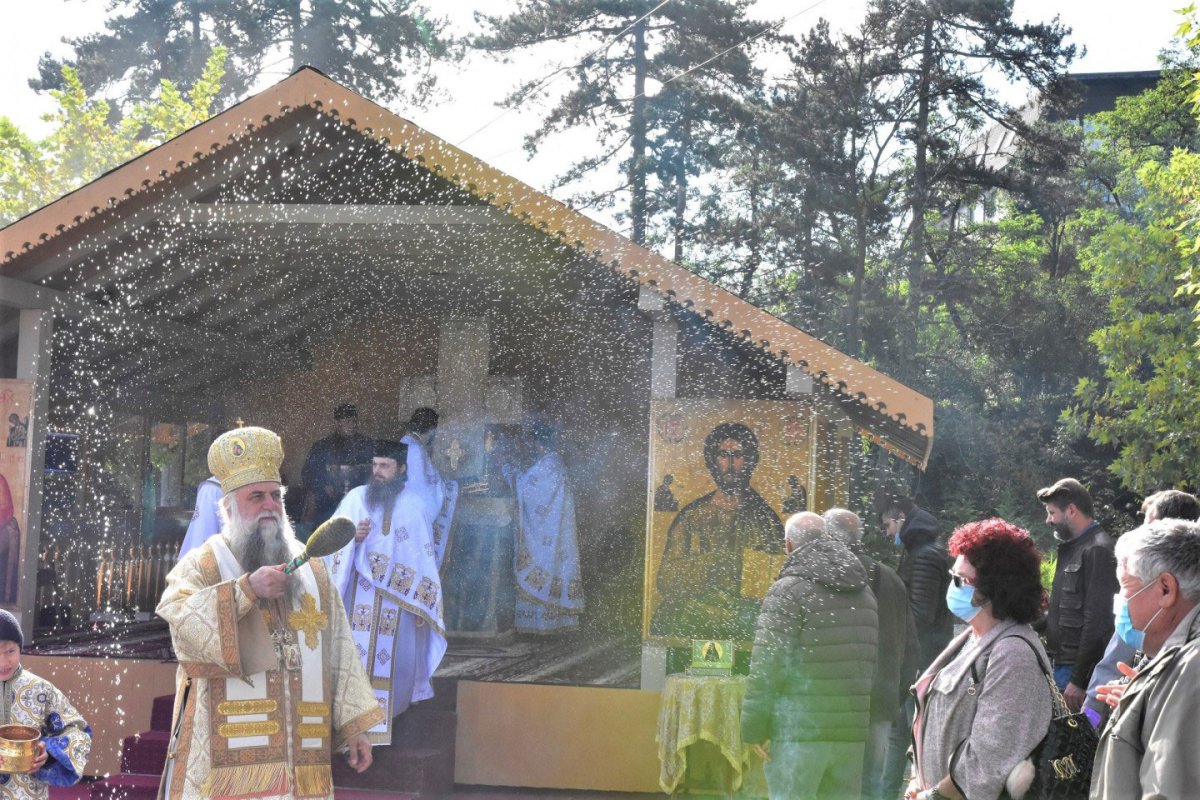 Slujire arhierească la Catedrala Arhiepiscopală din Râmnicu Vâlcea 155342