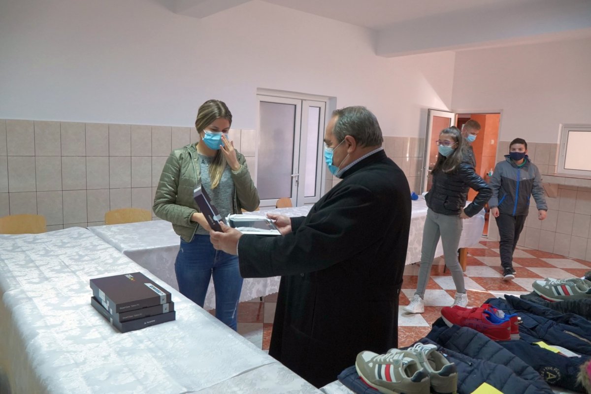 Daruri pentru copii la Centrul social „Sfânta Filofteia” din Brăila 155521