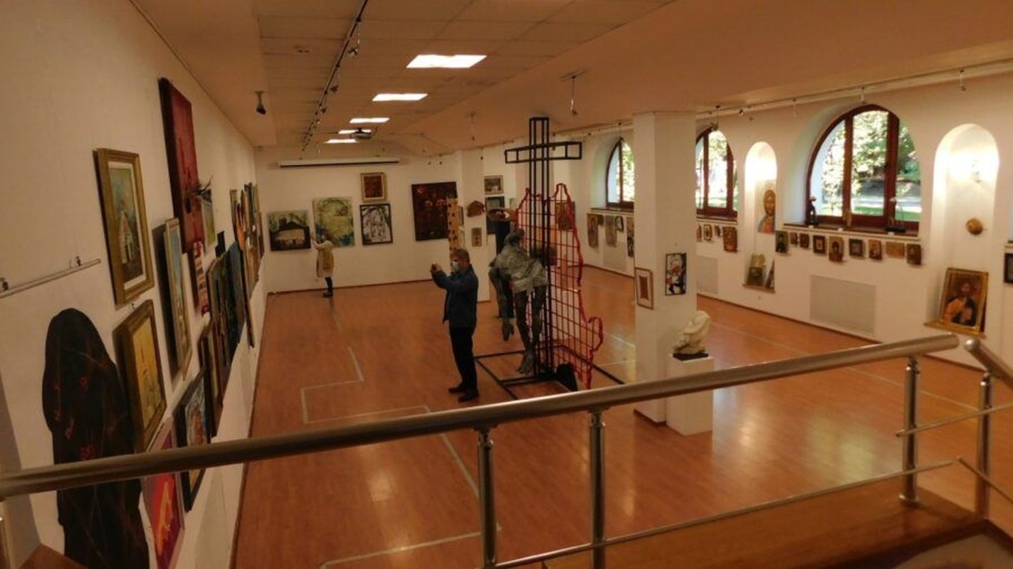 O nouă expoziție a artiștilor plastici de artă religioasă 155838