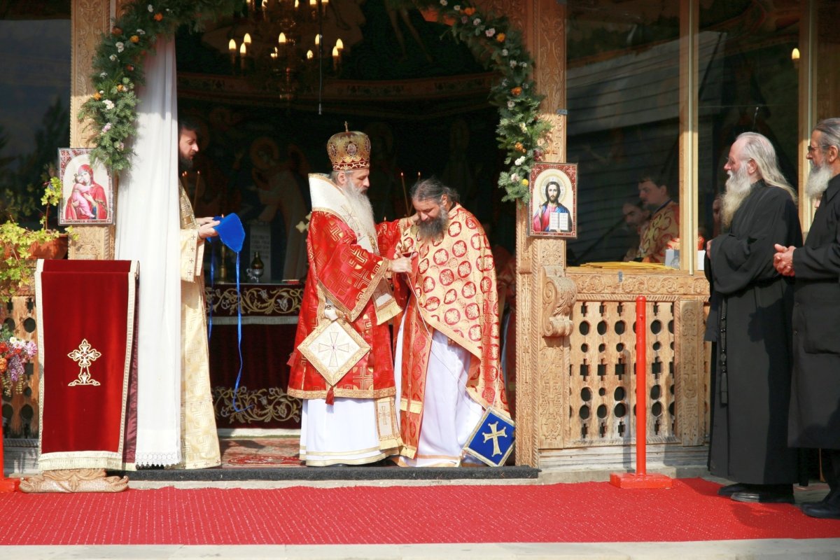 Hramul Mănăstirii Pângăraţi 155975