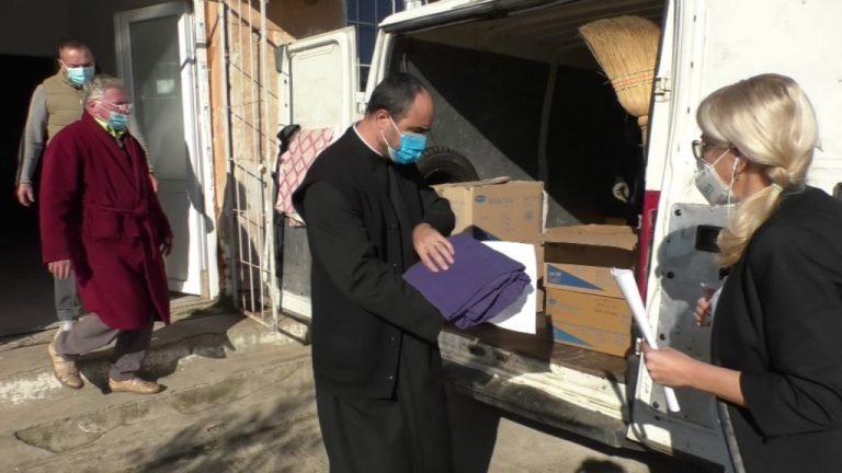 Noi ajutoare pentru spitalul din Jebel de la Arhiepiscopia Timișoarei 156123