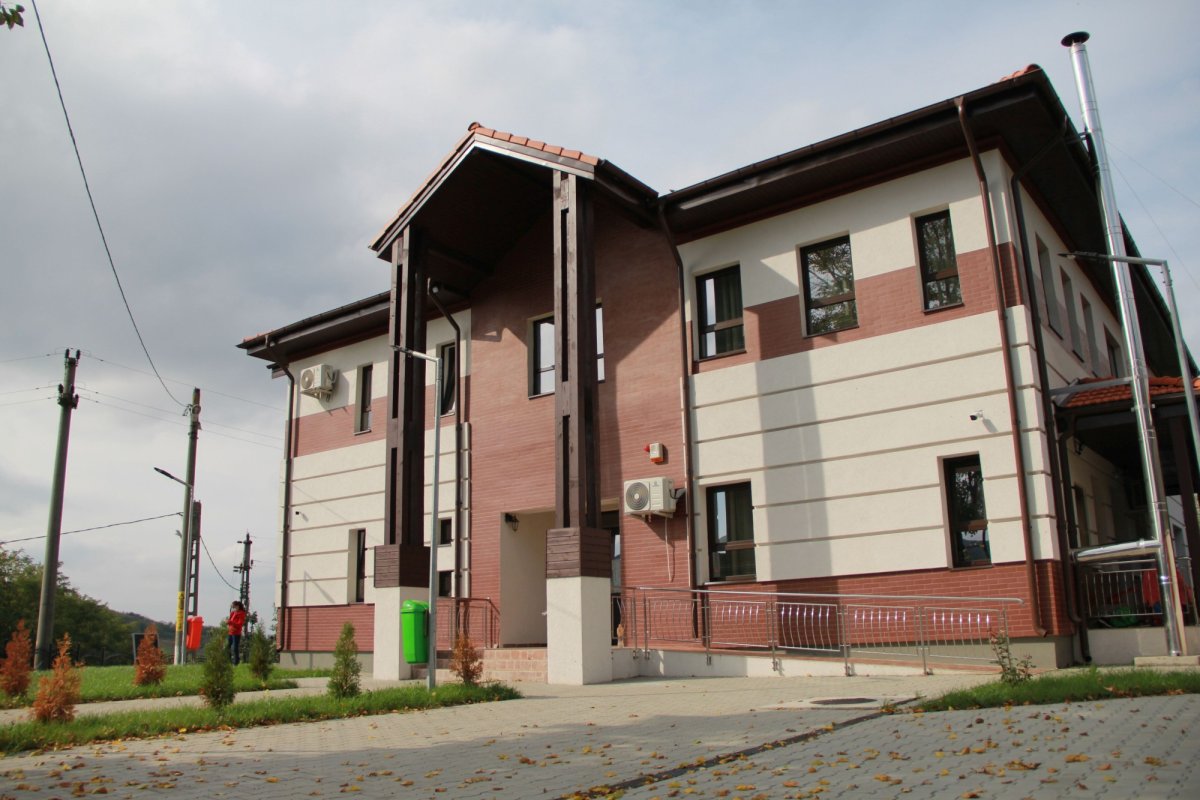 O familie de preot a schimbat faţa comunei în care trăieşte  156097