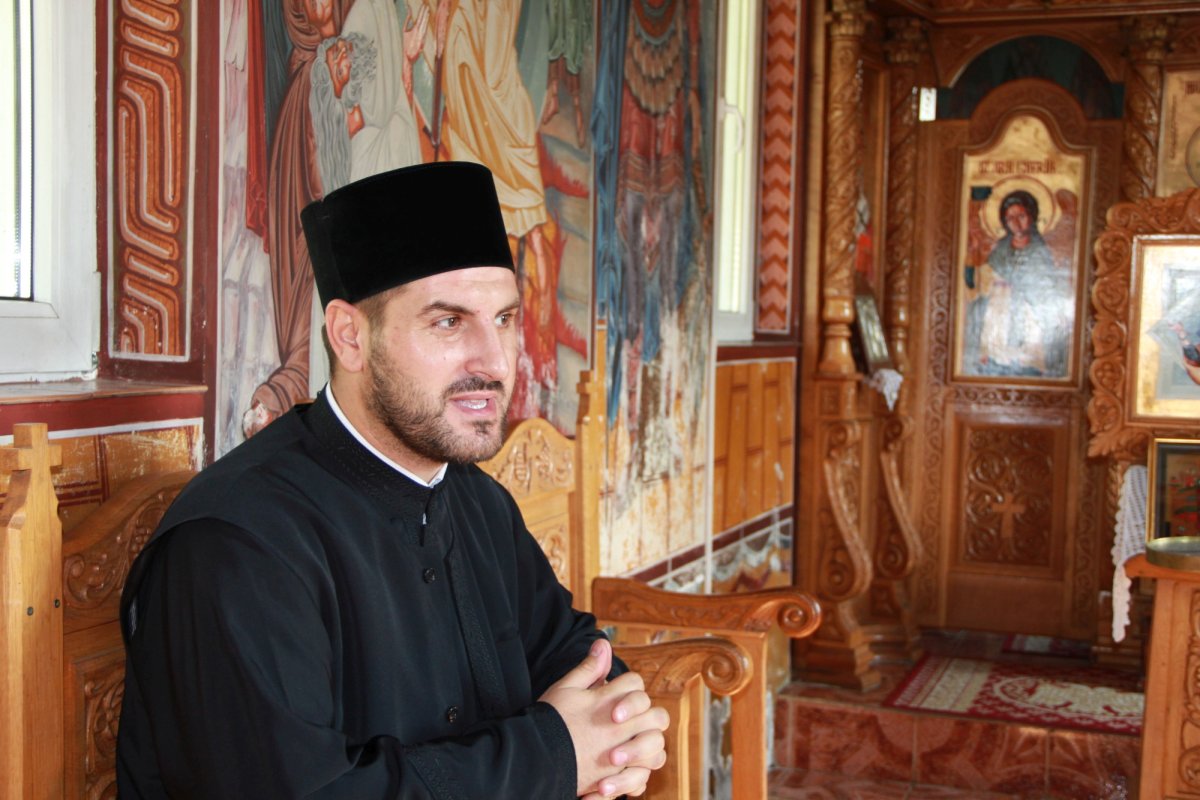 O familie de preot a schimbat faţa comunei în care trăieşte  156102