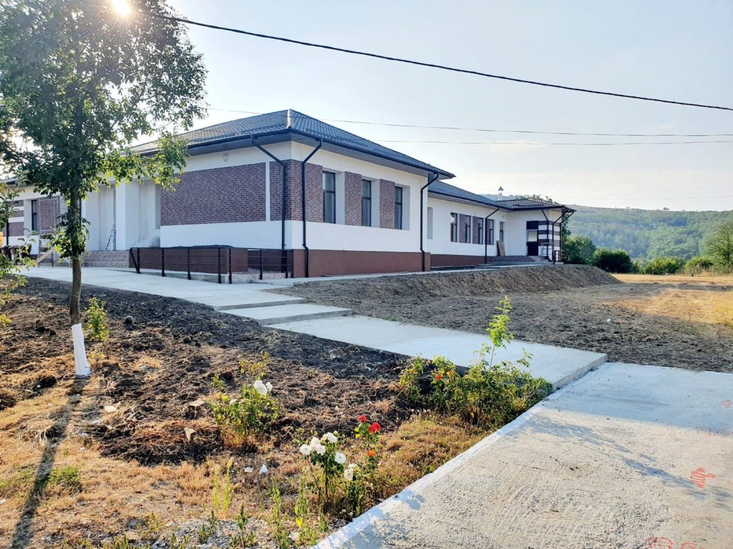 O familie de preot a schimbat faţa comunei în care trăieşte  156108