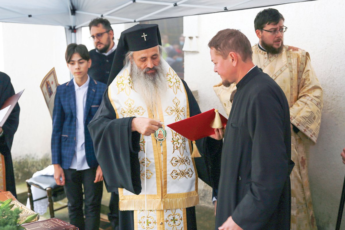 Slujbe de sfințire și Taina Botezului săvârșite de Mitropolitul Moldovei şi Bucovinei 156127