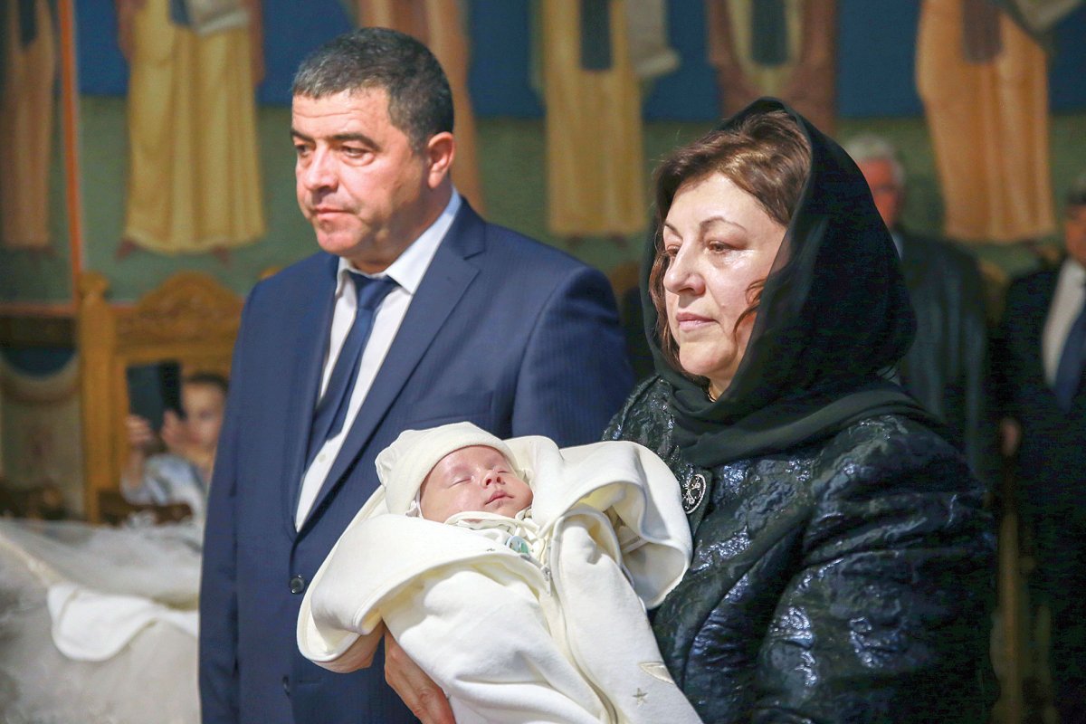 Slujbe de sfințire și Taina Botezului săvârșite de Mitropolitul Moldovei şi Bucovinei 156128