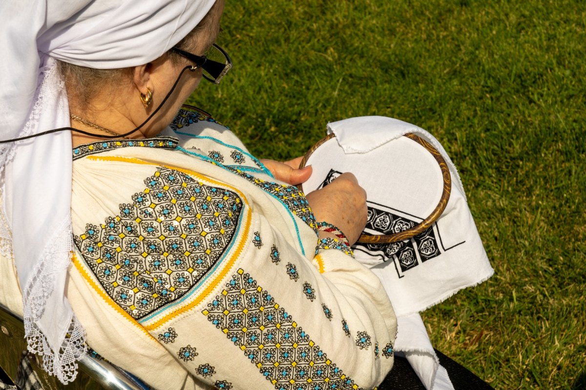 Șezătoare în aer liber la Palatele Brâncoveneşti  156321