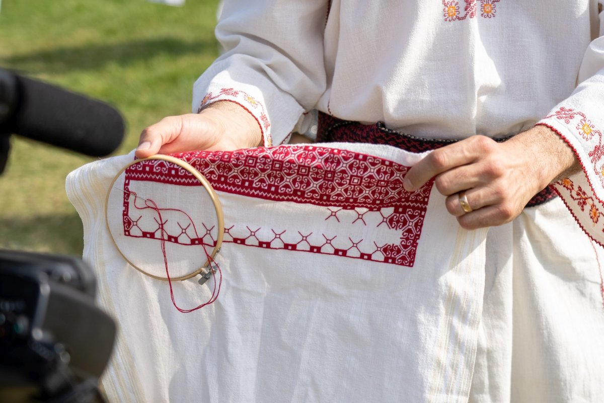 Șezătoare în aer liber la Palatele Brâncoveneşti  156323