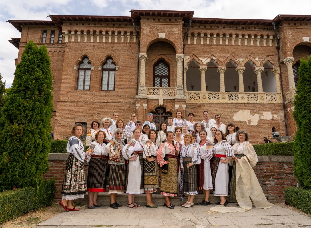 Șezătoare în aer liber la Palatele Brâncoveneşti  156327