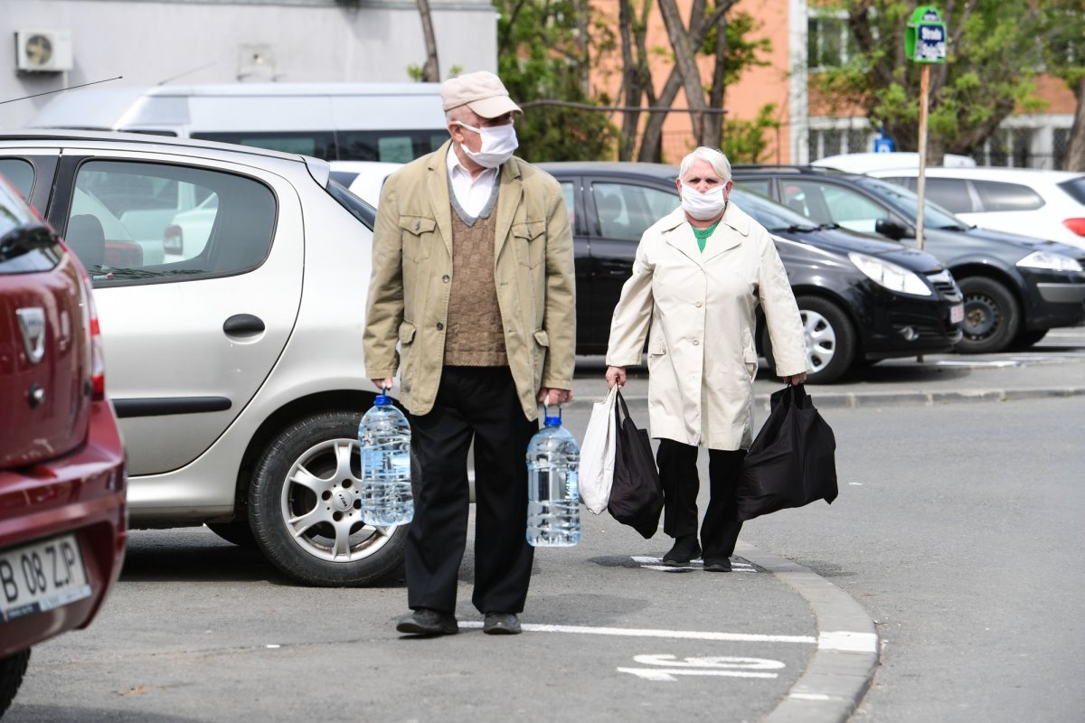 Masca, obligatorie și în spații deschise 156521