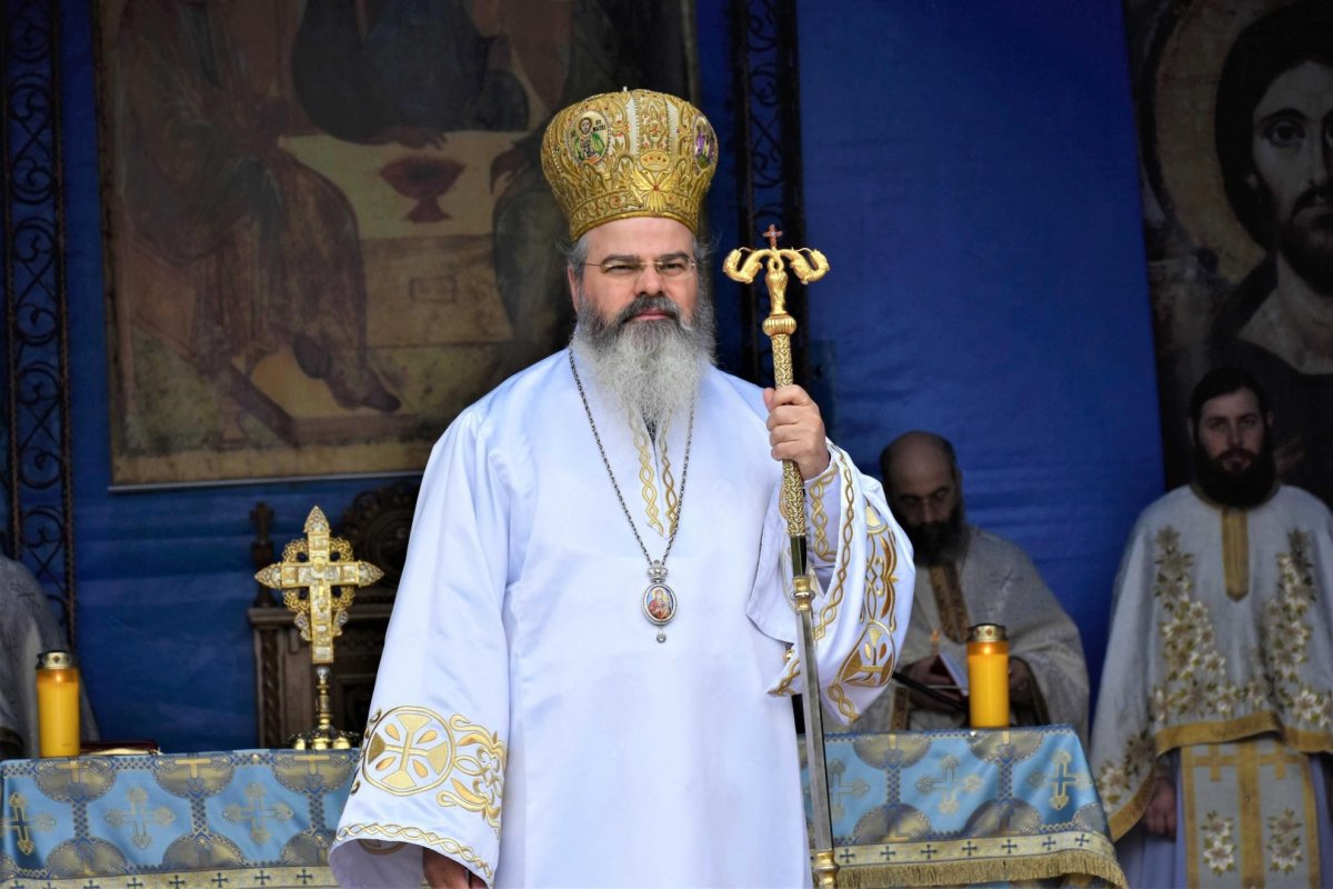 Slujire arhierească la Catedrala Episcopală din Huşi 156484