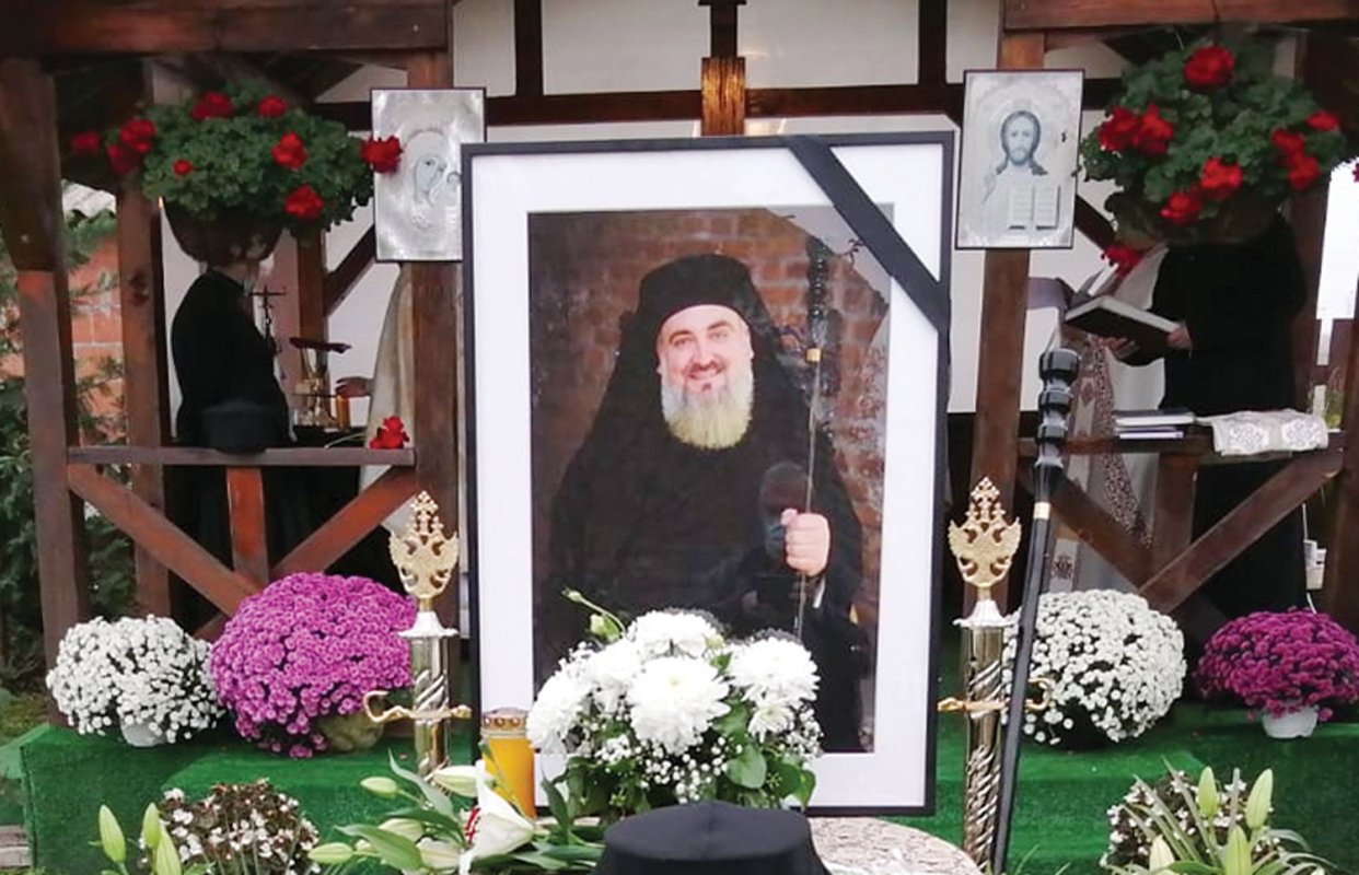 Starețul Mănăstirii Partoș din județul Timiș a fost condus pe ultimul drum  156619