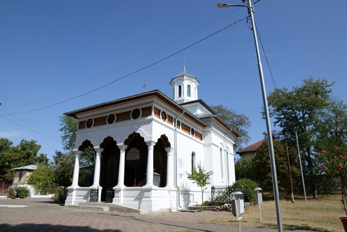 Un palat și un om cât un capitol de istorie a României 156714