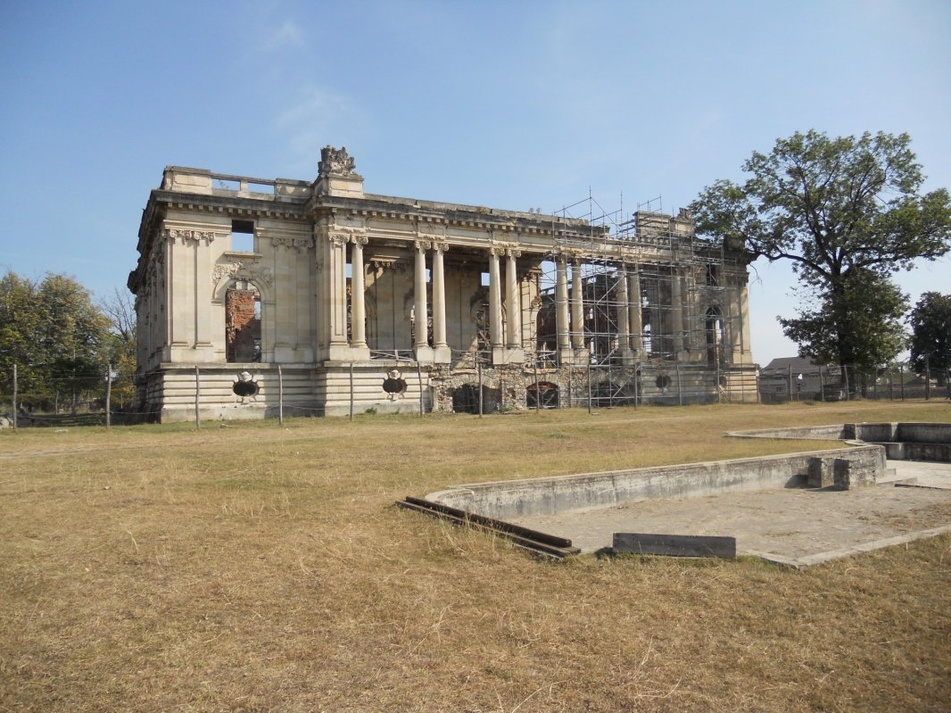 Un palat și un om cât un capitol de istorie a României 156720