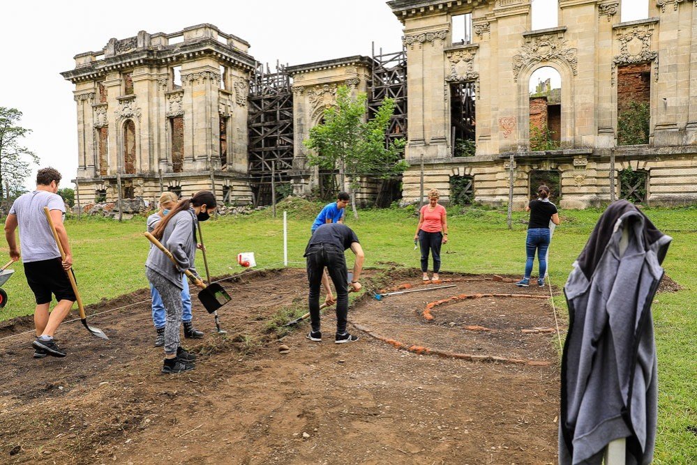 Un palat și un om cât un capitol de istorie a României 156723