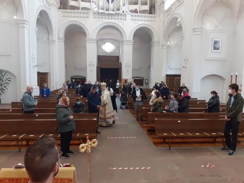 Vizită arhierească în parohia românească din Freiburg, Germania 156682