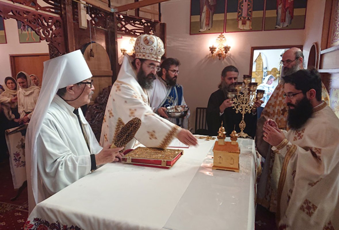 Biserica românească din Tokyo a primit veşmântul sfinţeniei 156759
