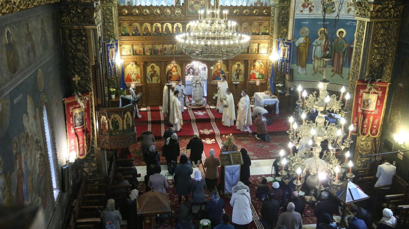 Hram la Biserica „Sfinții Arhangheli Mihail și Gavriil” din cartierul sibian Trei Stejari 156965