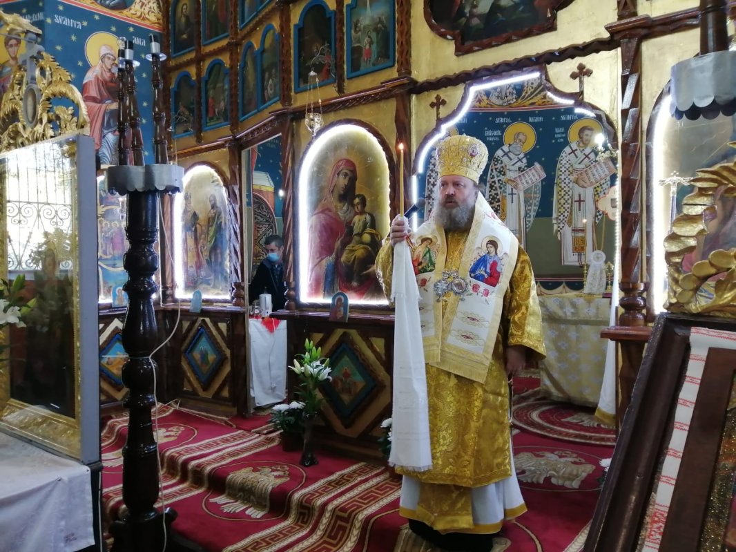 Târnosirea bisericii Sfinților Arhangheli  Mihail și Gavriil din Perșunari, județul Prahova  156887