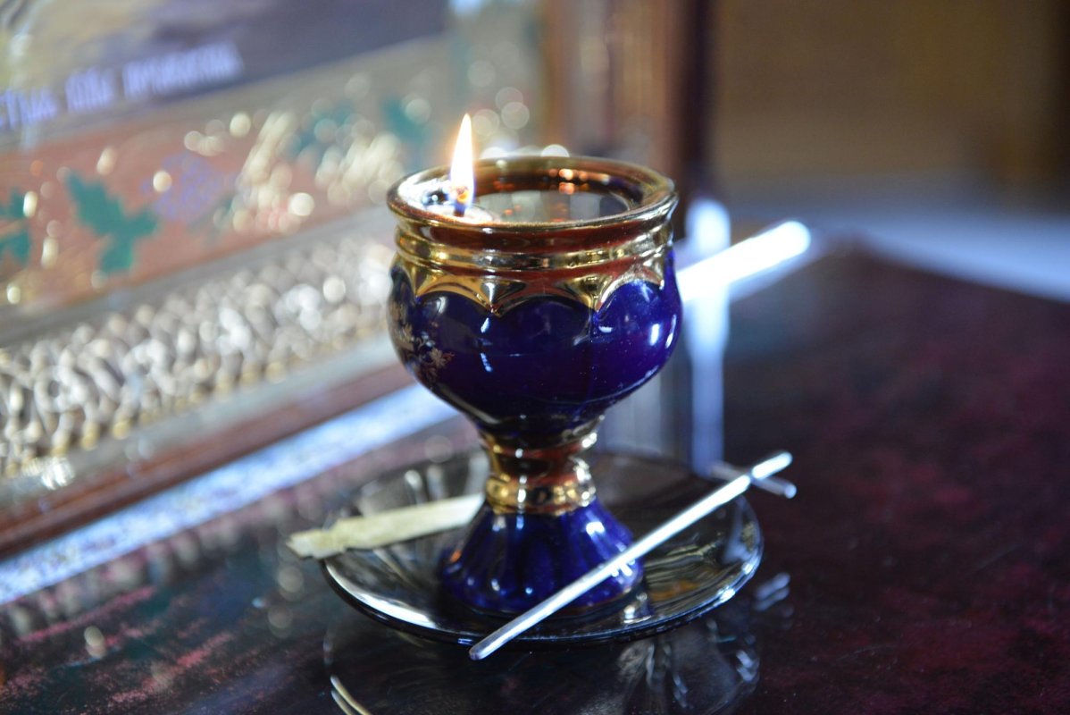 Bătrânii şi candela 157322