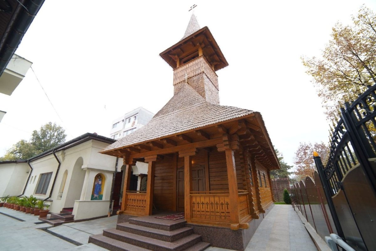 Sfântul Mina cinstit la Paraclisul Episcopal din Slobozia 157305