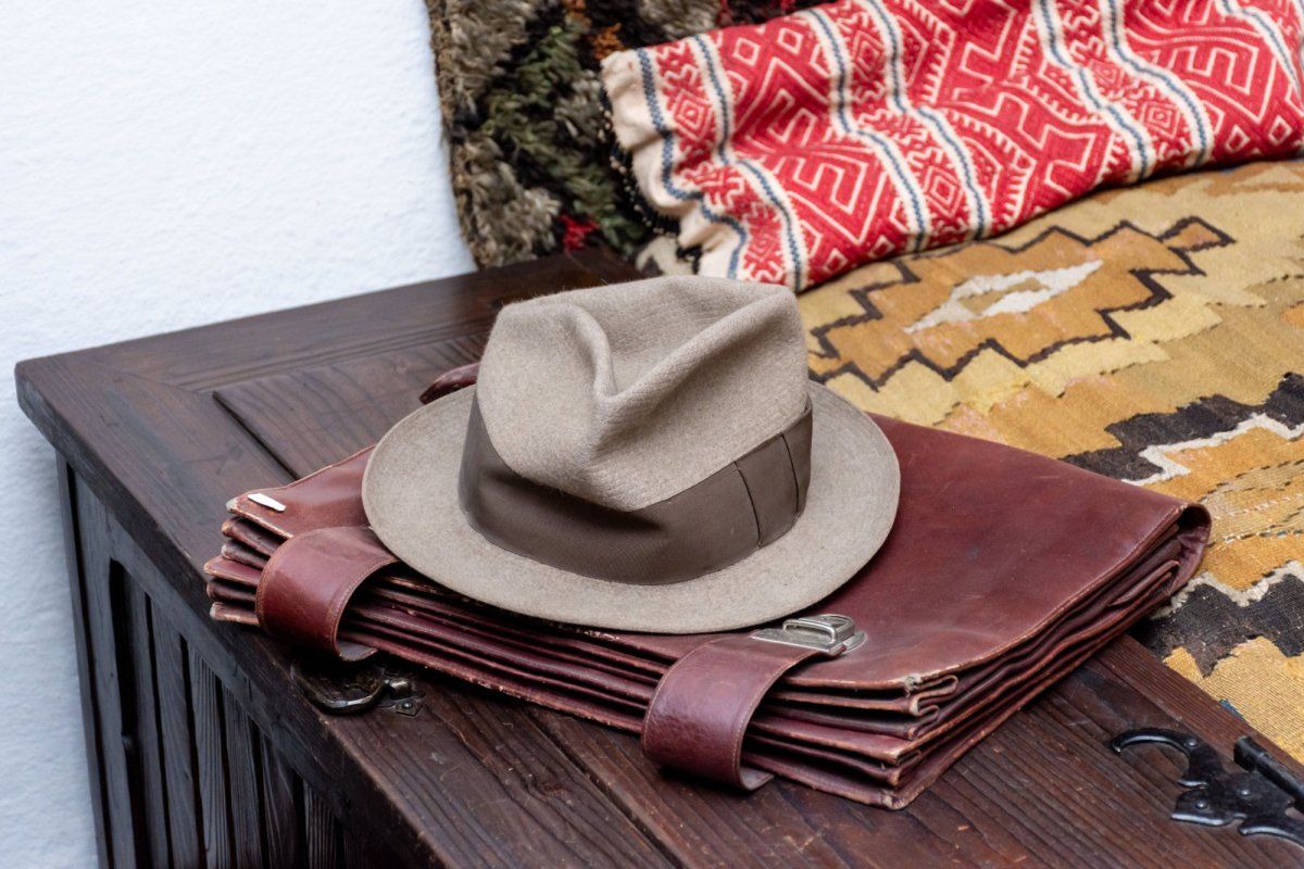 Universul plin de cărţi al lui Cezar Petrescu 157254