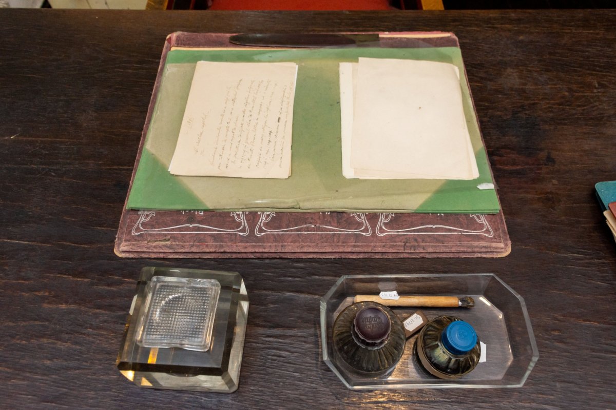 Universul plin de cărţi al lui Cezar Petrescu 157259