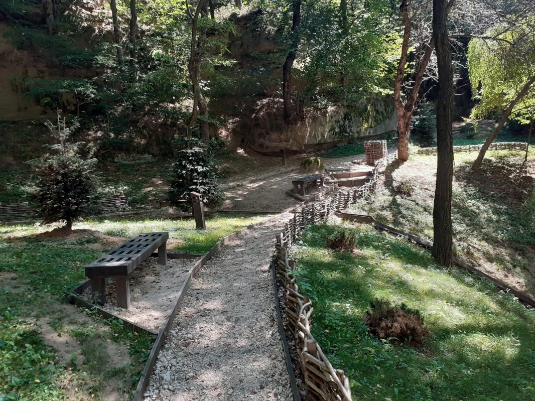 Lumina care pătrunde și sub pământ 157426