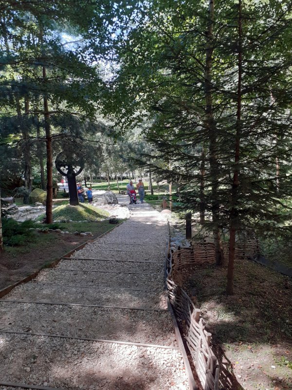 Lumina care pătrunde și sub pământ 157452