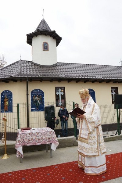 Sfințirea unei biserici din Argeș, pusă sub ocrotirea a doi proroci 157571
