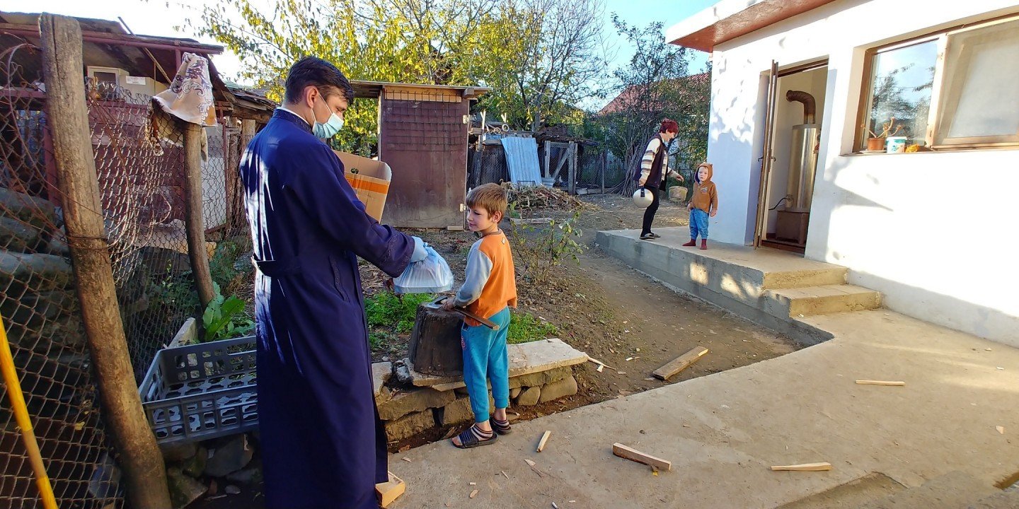 Activităţi sociale în Arhiepiscopia Râmnicului 157607