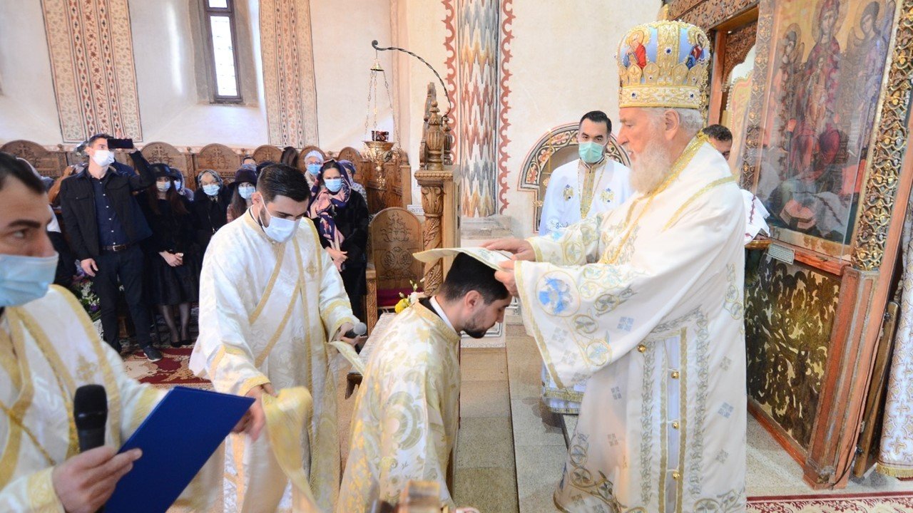 Hirotonii la Mănăstirea Stelea din orașul Târgoviște 157605