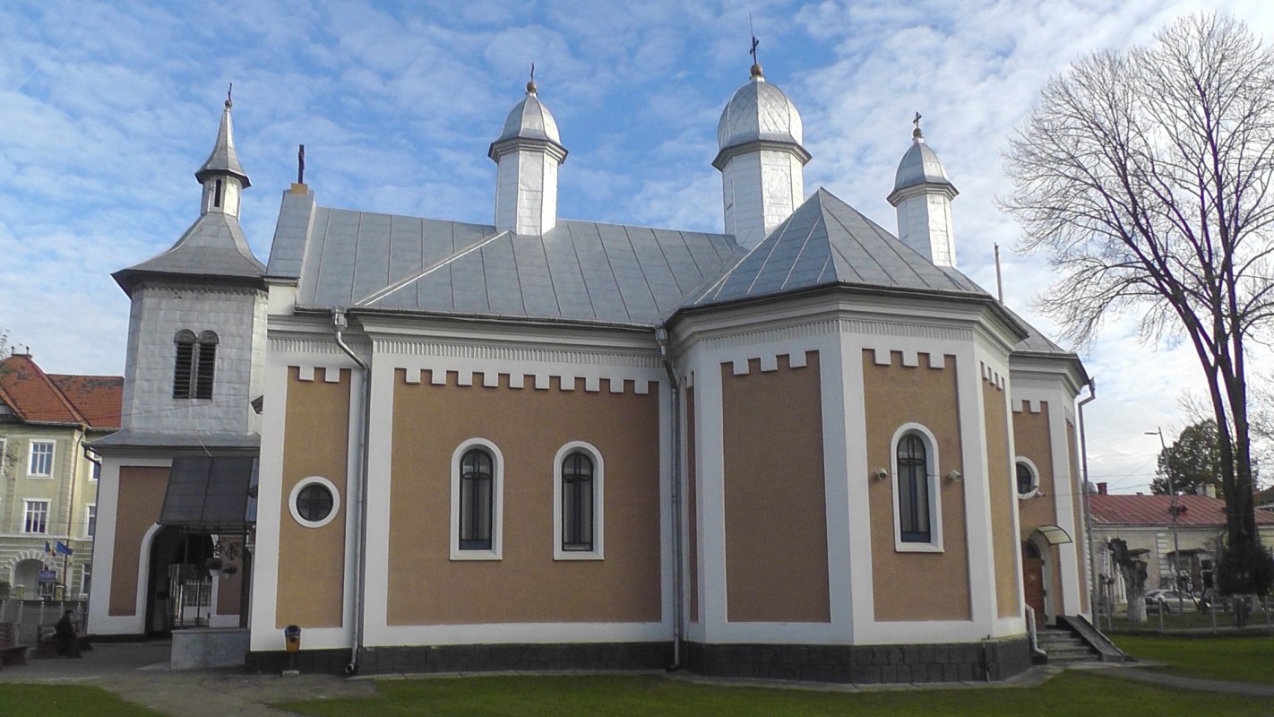 Liturghie arhierească la Biserica „Sfinţii Arhangheli” din Gura Humorului 157628