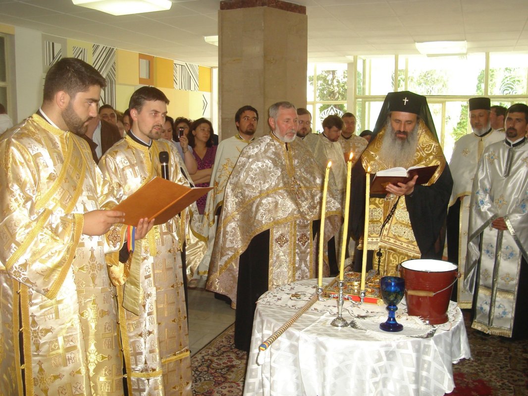 „Trăim o perioadă a profunzimilor şi a smereniei” 157626