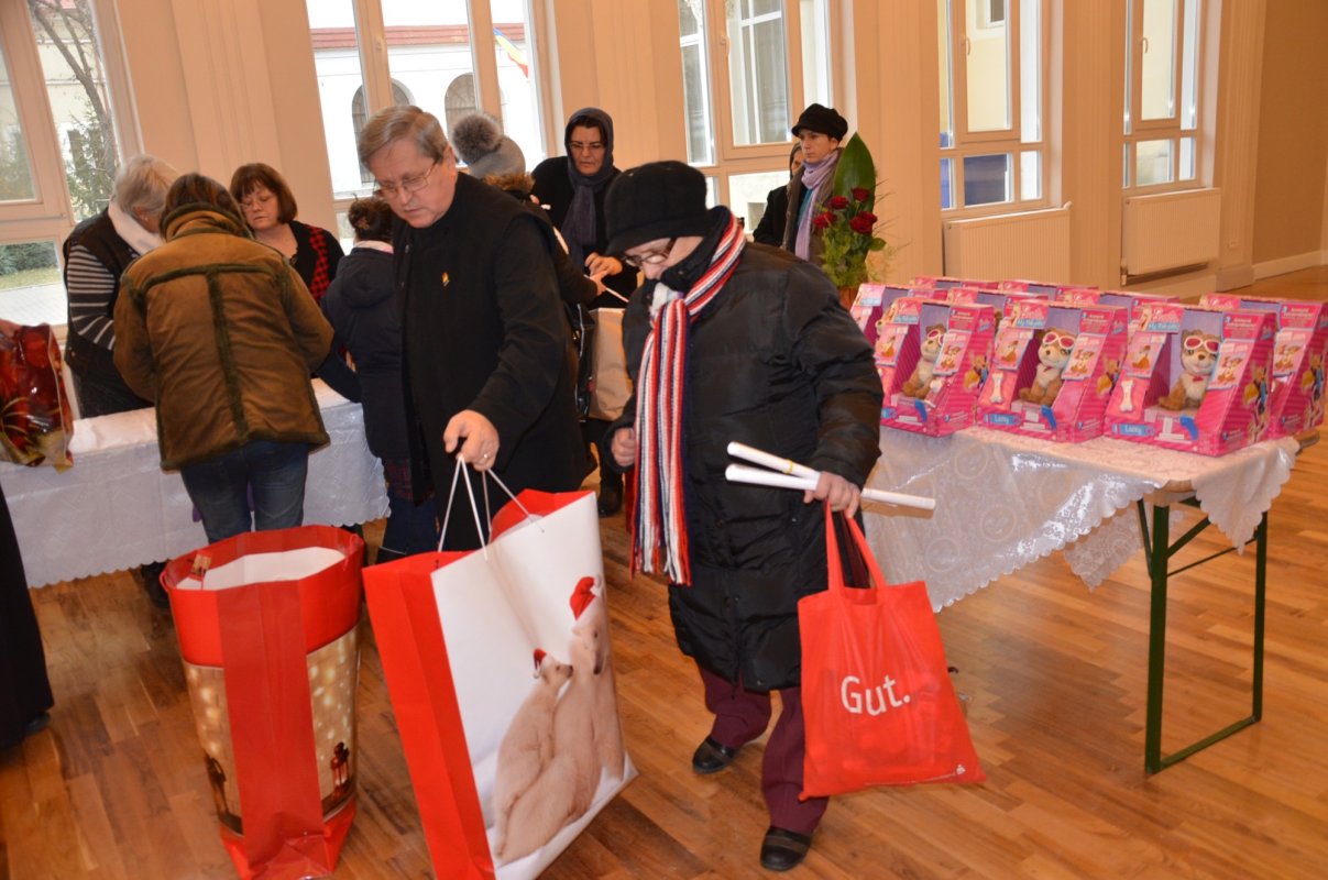 Fundaţia „Preot Ioan Olariu”, un factor activ de suport social în vremuri de restriște 157700