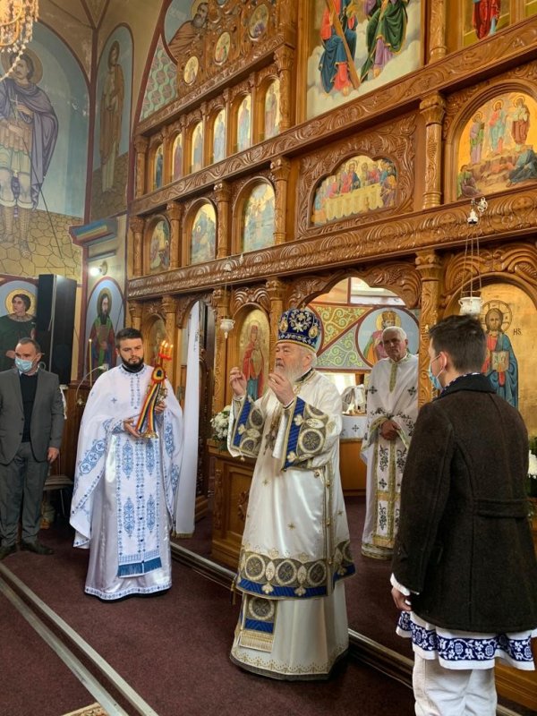 Binecuvântare arhierească în Parohia Chiuza, Protopopiatul Năsăud 157903