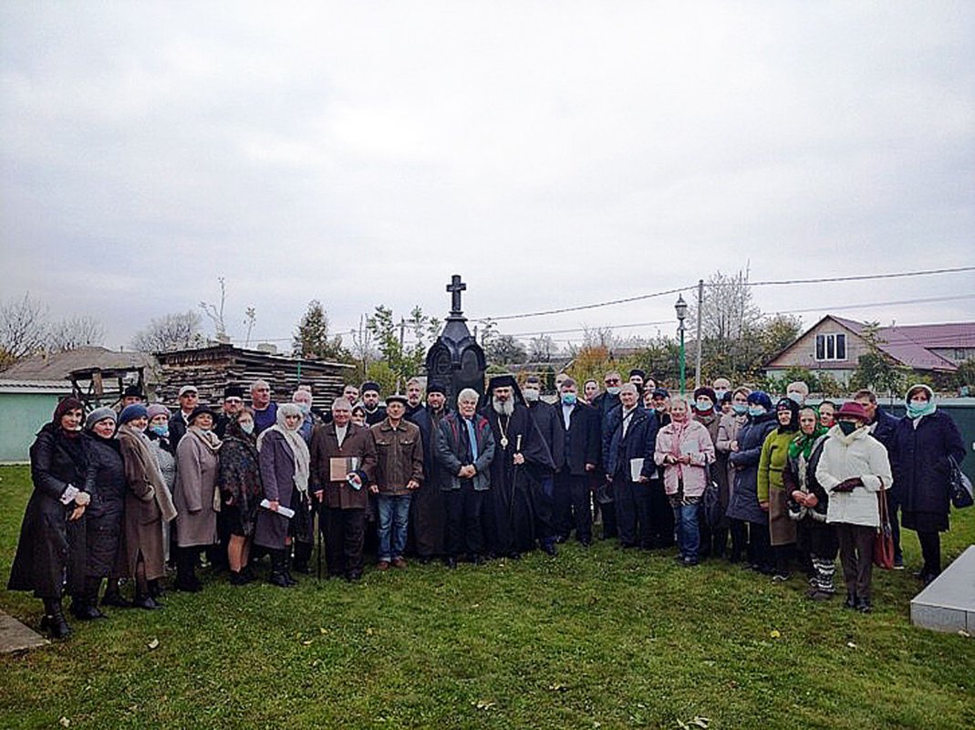 Filantropul Vasile Stroescu, comemorat în satul natal 157852