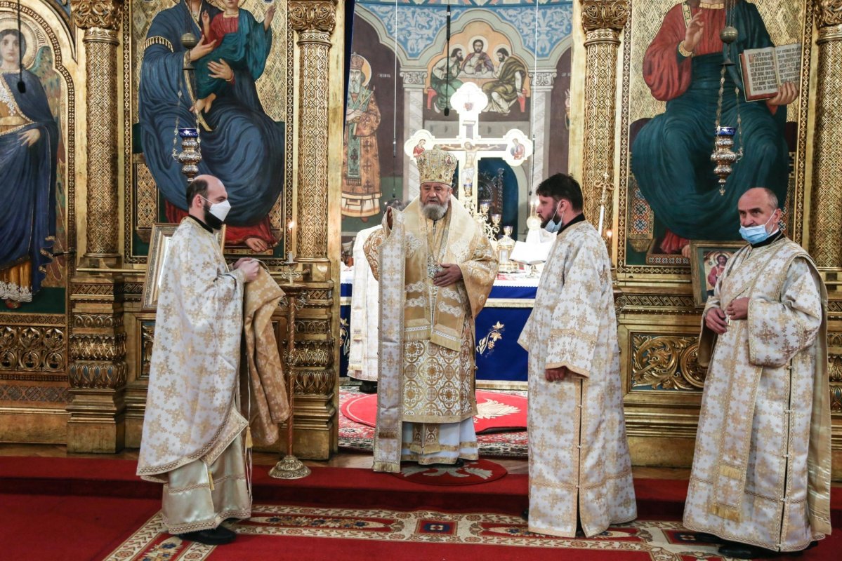 Liturghie arhierească la Catedrala Mitropolitană din Sibiu 157938
