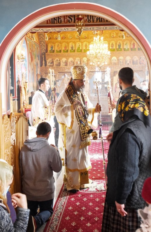 Slujire arhierească într-o biserică istorică din județul Giurgiu  157964