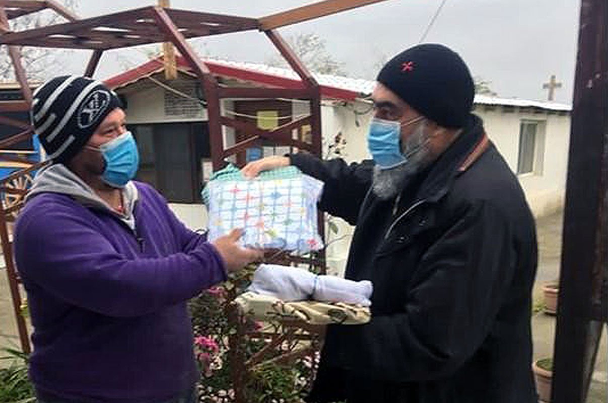 Rechizite şcolare pentru 1.000 de elevi din Arhiepiscopia Romanului şi Bacăului 158380