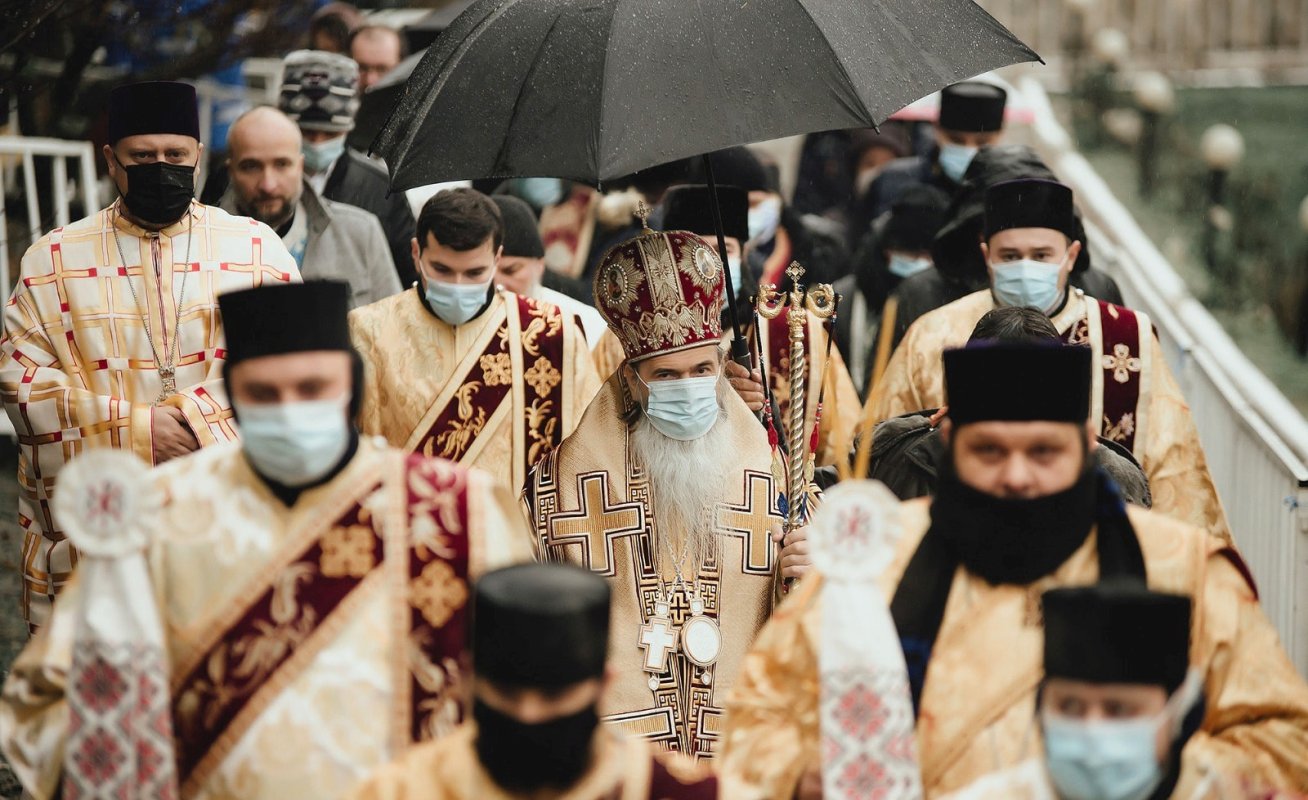 Sărbătoare la Mănăstirea „Peştera Sfântului Andrei” din judeţul Constanţa 158702