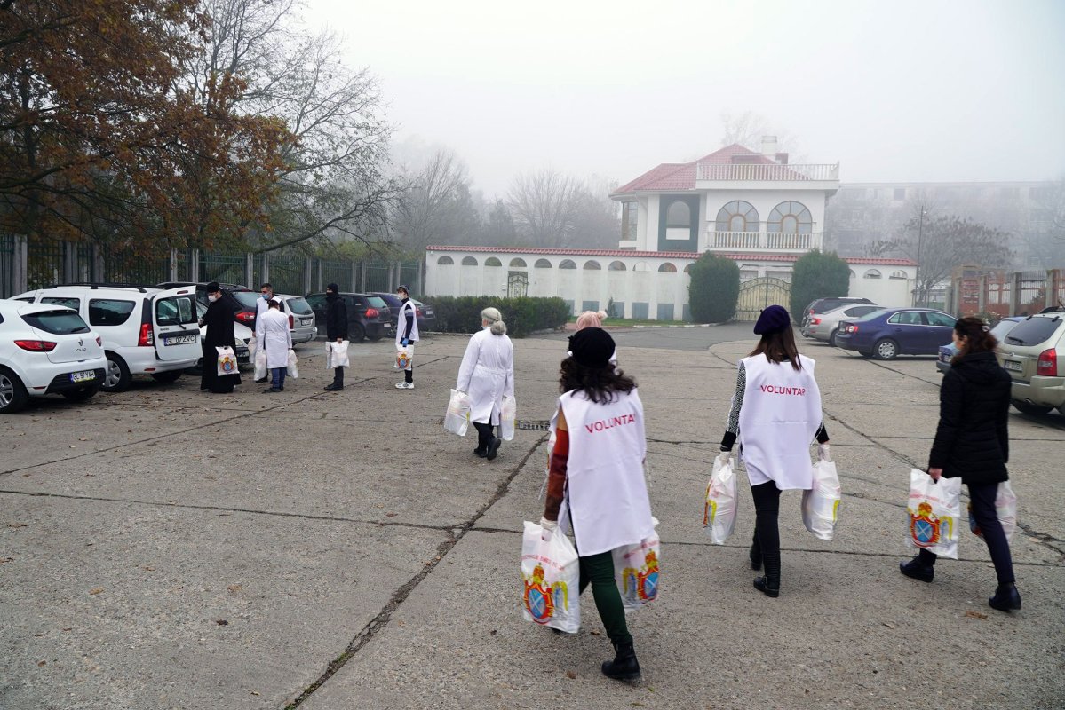 Activităţi social-filantropice prilejuite de sărbătoarea Eparhiei Dunării de Jos 158743