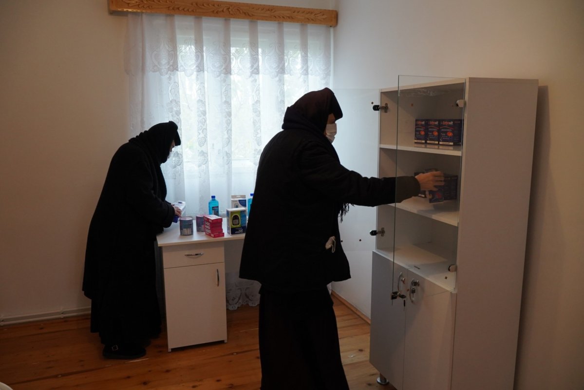 Activităţi social-filantropice prilejuite de sărbătoarea Eparhiei Dunării de Jos 158745