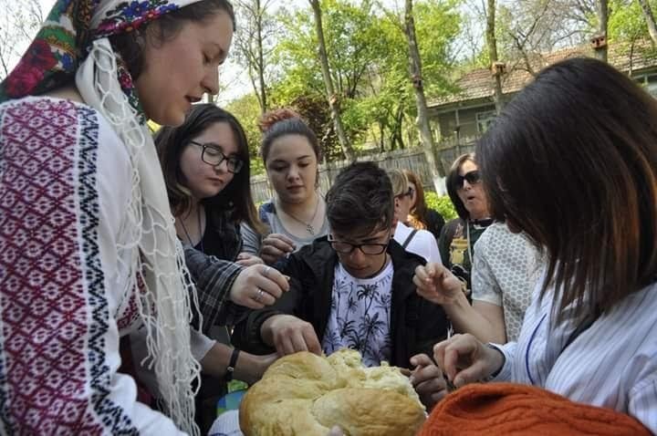 Daruri sădite de Sfântul Nicolae  la Bohotin 158636