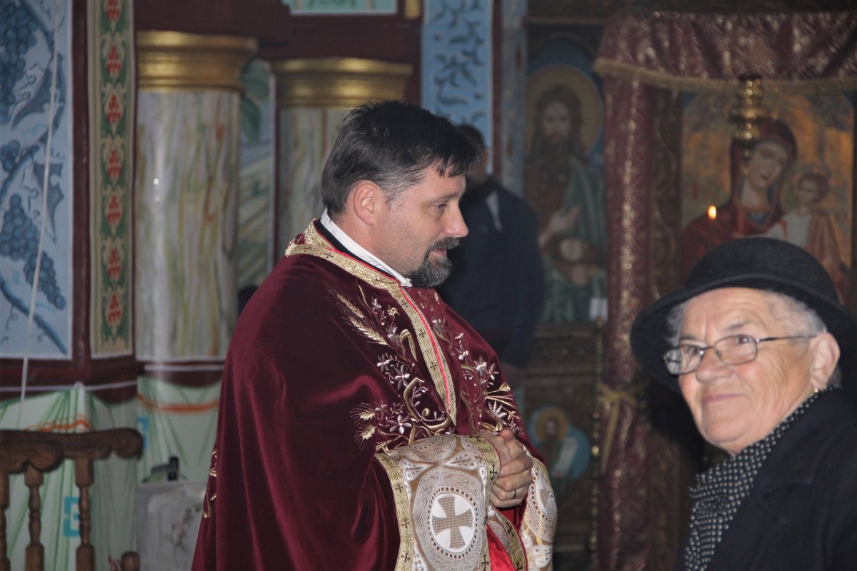 Daruri sădite de Sfântul Nicolae  la Bohotin 158637