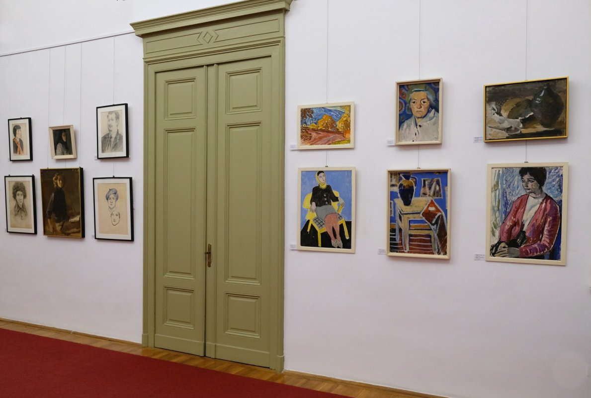 O sută de ani  în linii și culori 158615