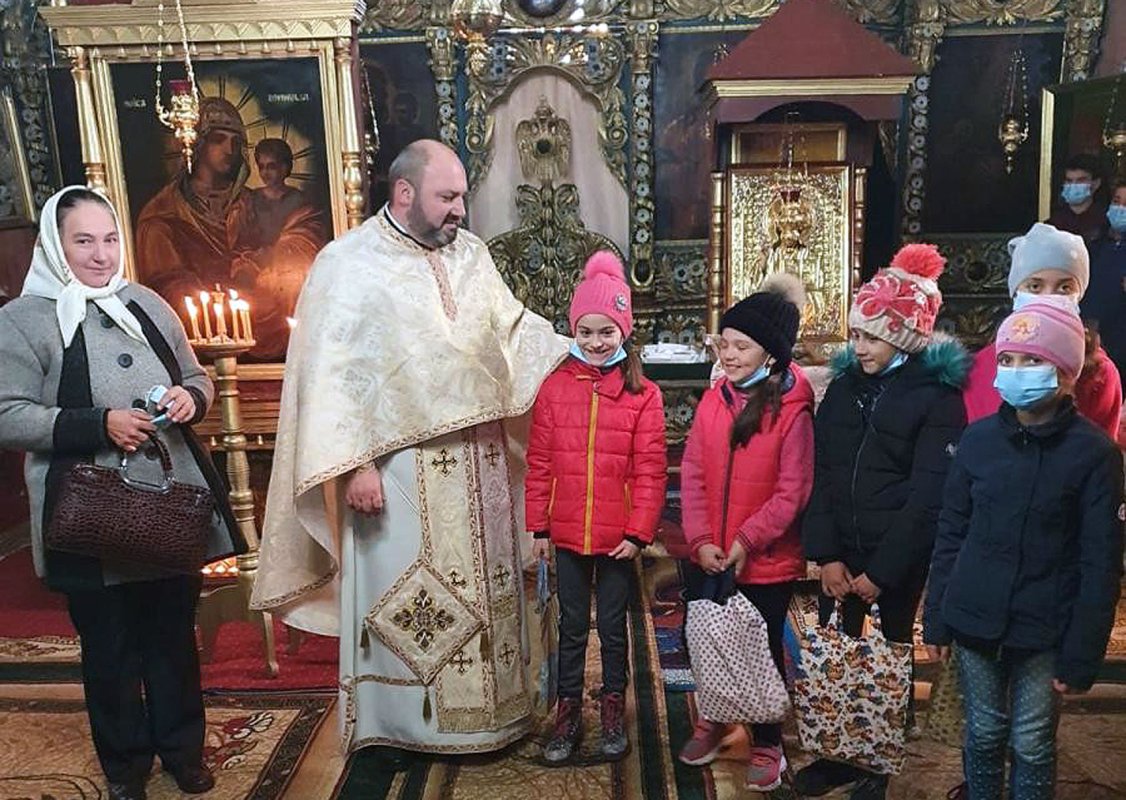 „Donaţie pentru educaţie” în parohiile din Protoieria Sascut 158929