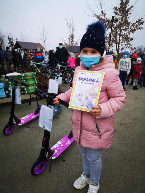 Moș Nicolae a ajuns la copiii din proiectul „Alege școala!” 159036